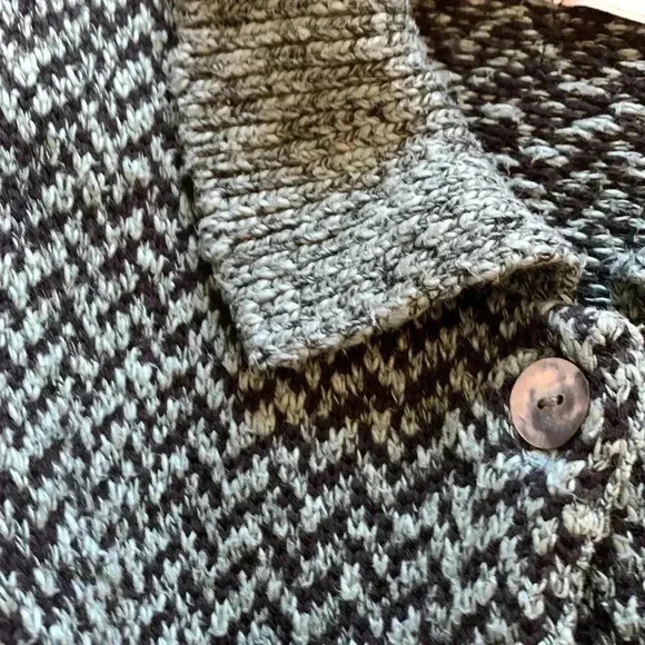 Willow 100% heavy cotton button up sweater in  a green and black Chevron knit - Picture 5 of 5